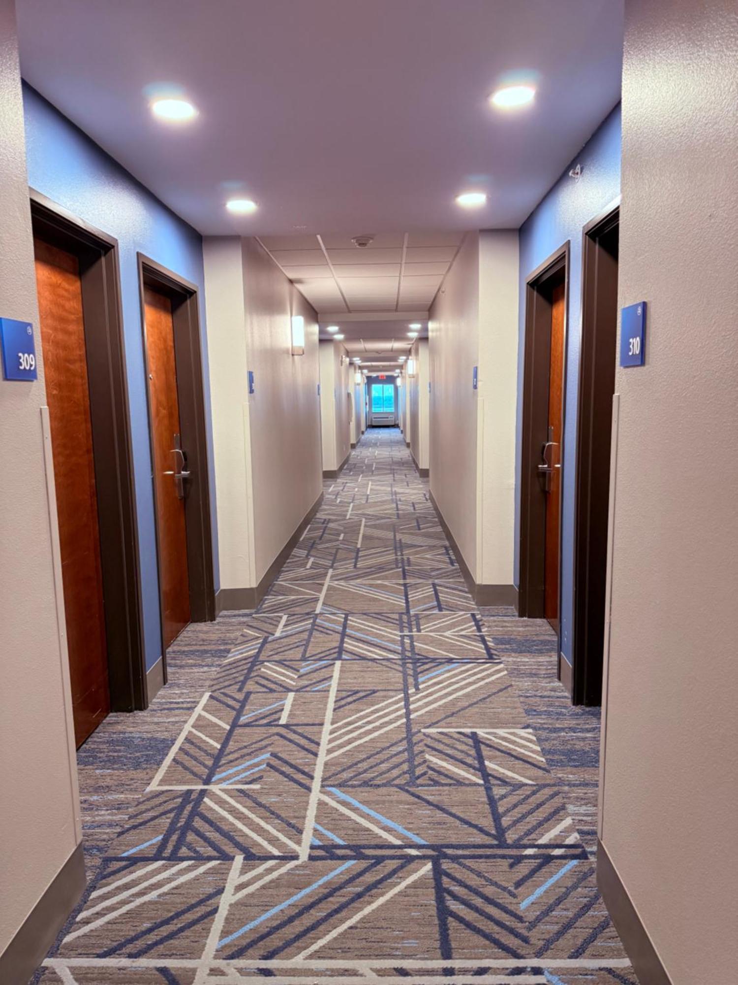 Holiday Inn Express Kenedy By Ihg Exterior photo