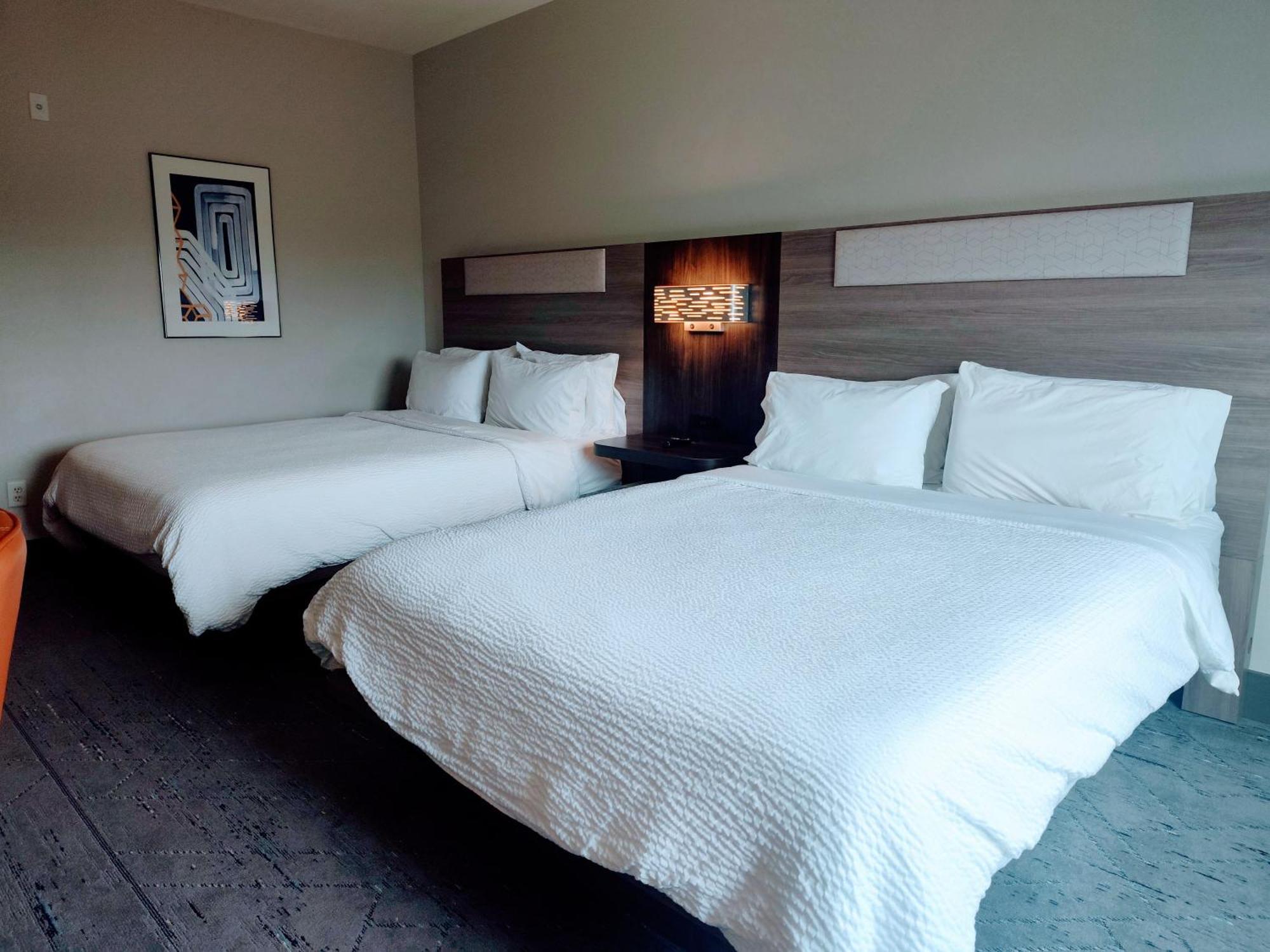 Holiday Inn Express Kenedy By Ihg Exterior photo