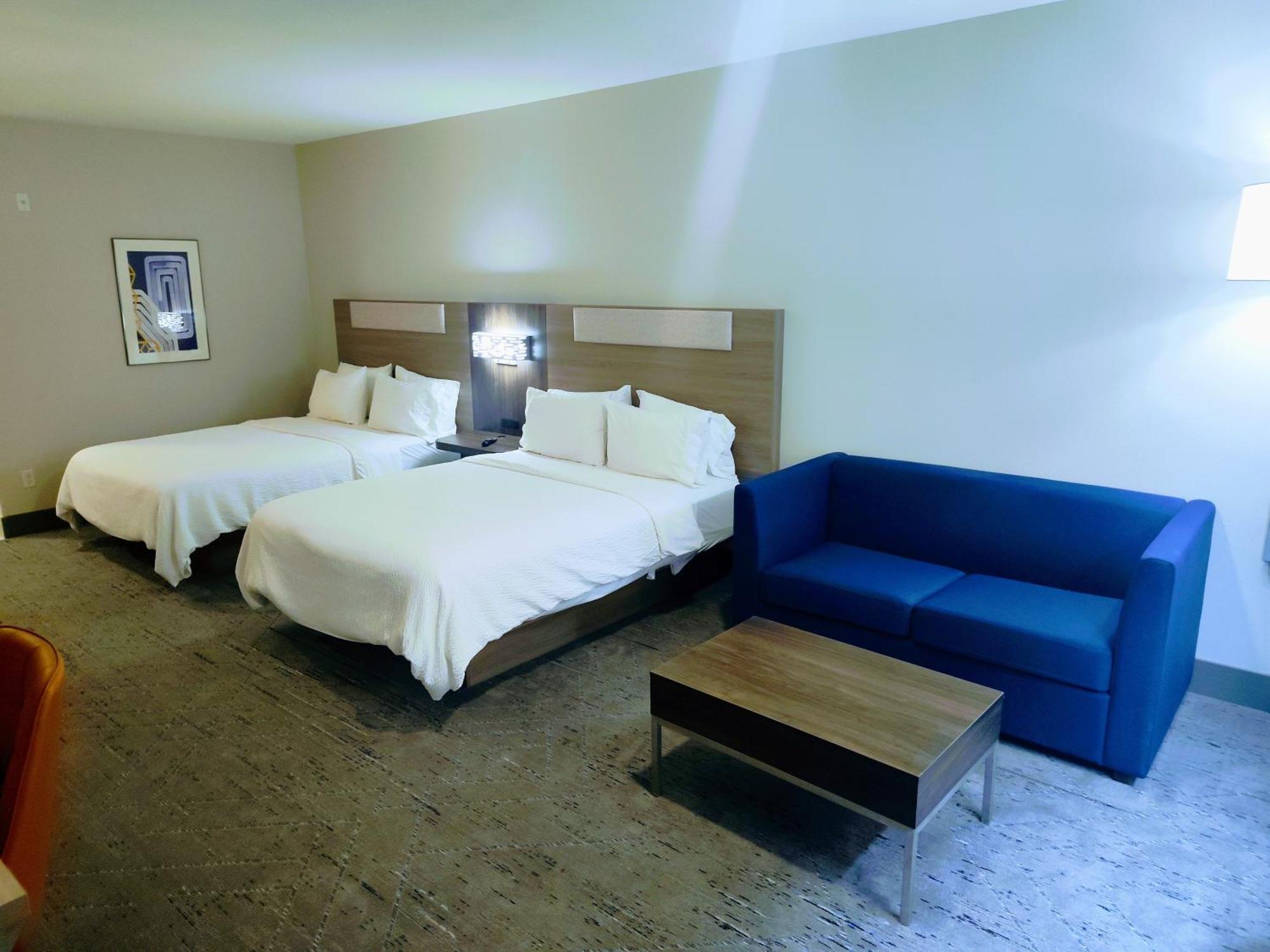 Holiday Inn Express Kenedy By Ihg Exterior photo