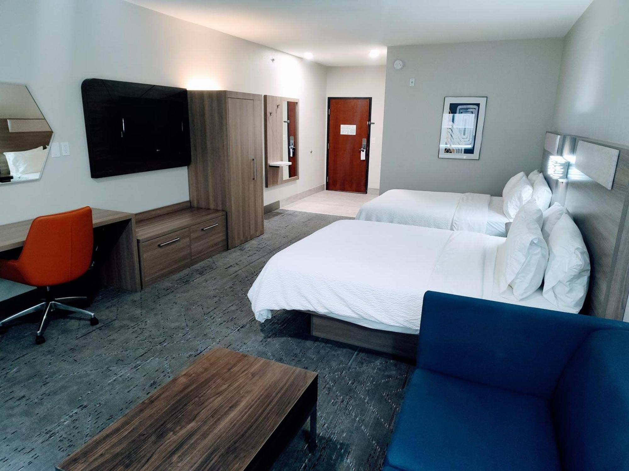Holiday Inn Express Kenedy By Ihg Exterior photo