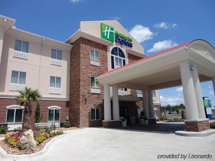 Holiday Inn Express Kenedy By Ihg Exterior photo